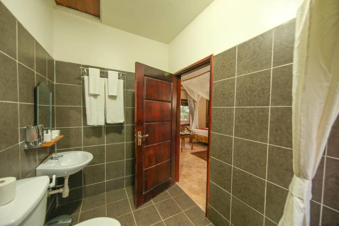 Pakuba Safari Lodge Nwoya Ngoại thất bức ảnh