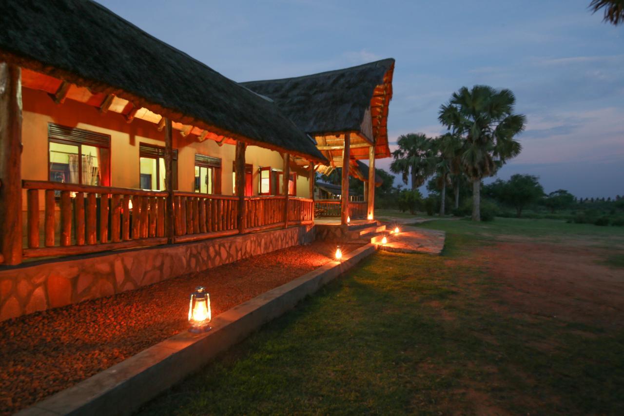 Pakuba Safari Lodge Nwoya Ngoại thất bức ảnh